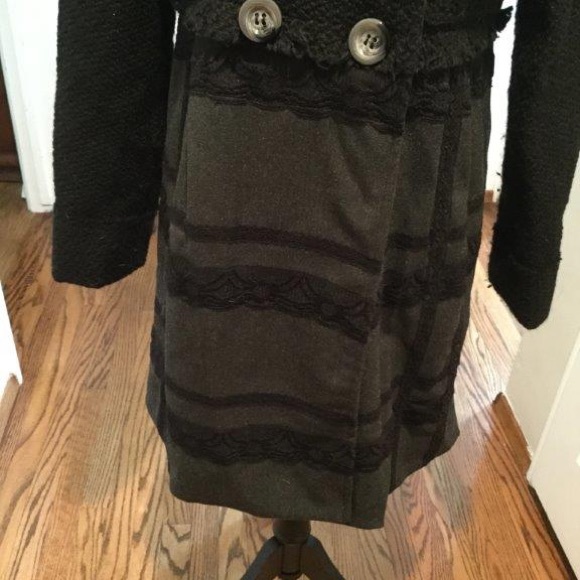 Walking coat with  fun pattern by Hazel - Picture 3 of 5